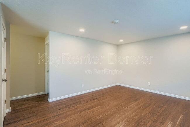 Photo - 6020 Wolff St