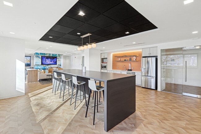 Photo - Stratford at Southern Towers