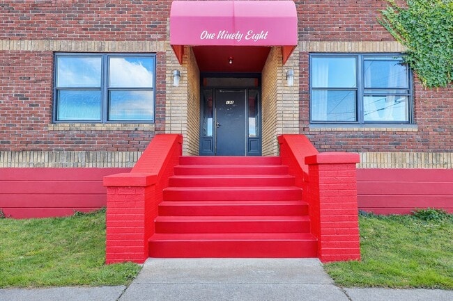 Building Photo - 198 Court St Unit 12