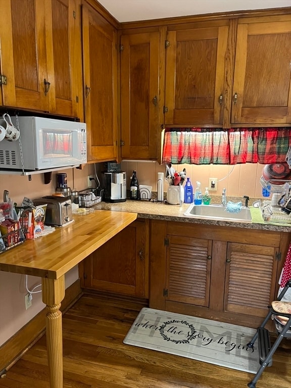 Photo - 144 Linwood St