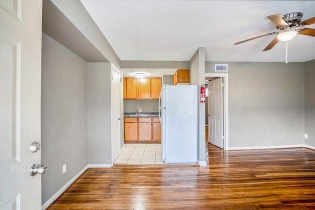 Photo - 4814 Delano St