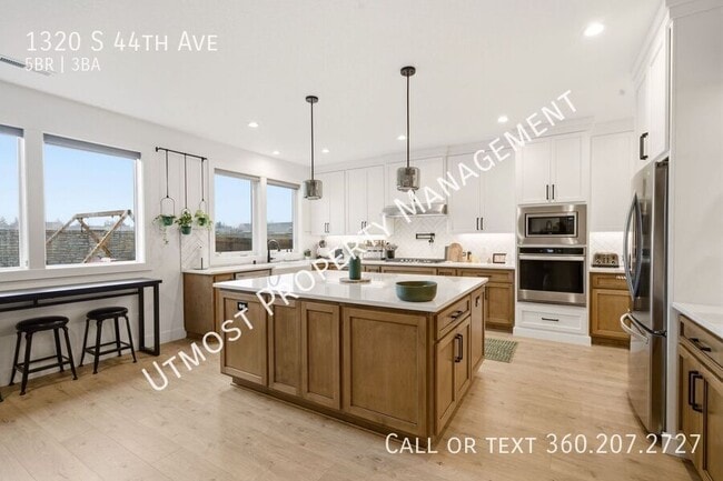 Photo - 1320 South 44th Ave