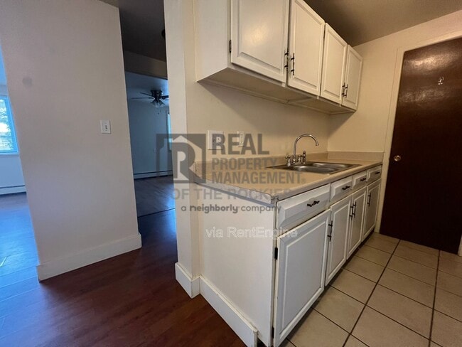 Photo - 1005 Robertson St Unit A2