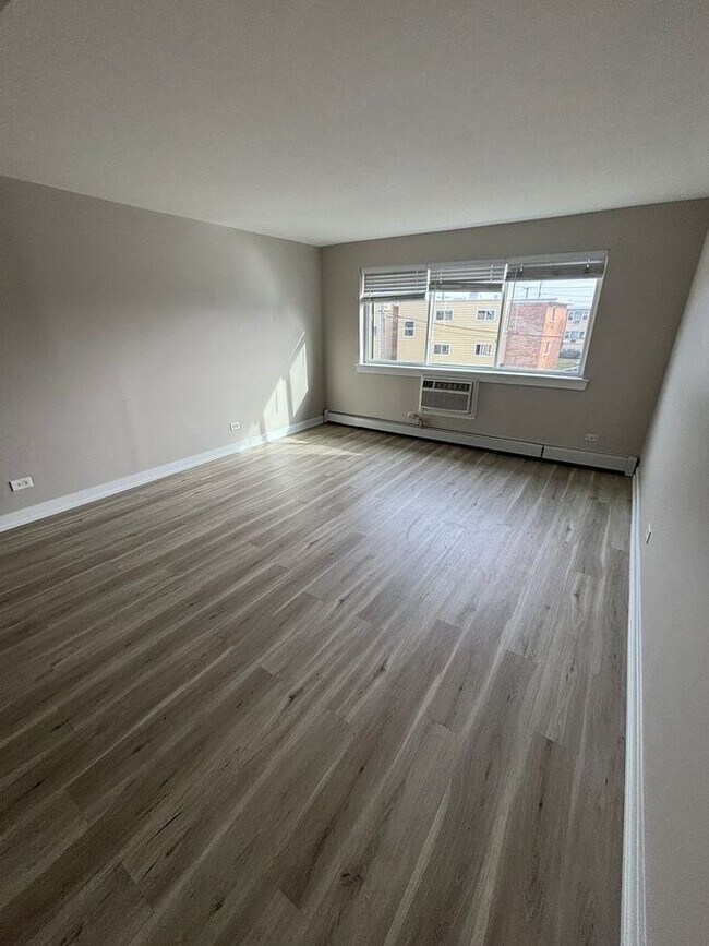 Photo - 9612 North Greenwood Ave Unit #2A Des Plai... Unit #2A