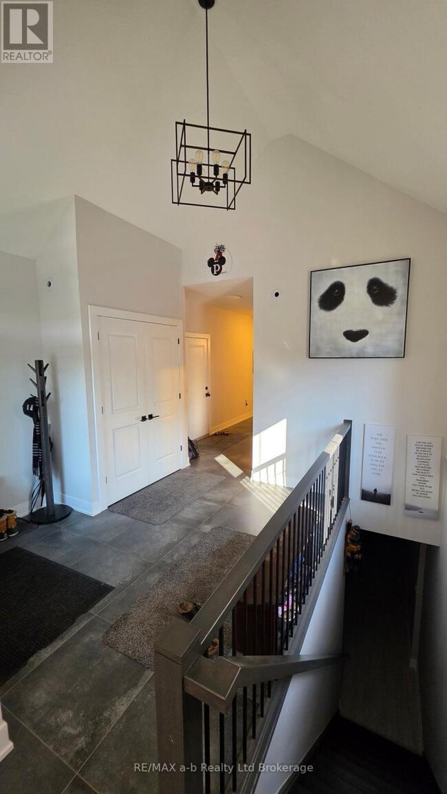 Photo - 297 Whiting St