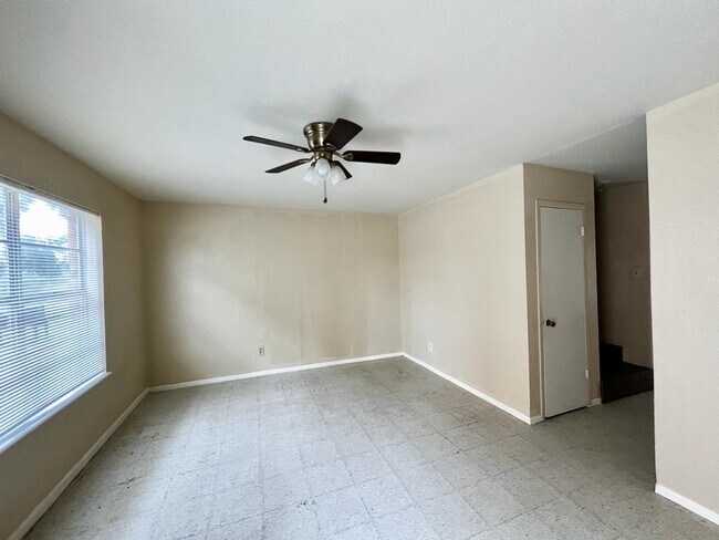 Photo - 712 Sugar Cane Dr