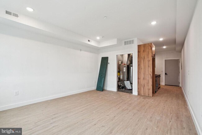 Photo - 4163 Mantua Ave