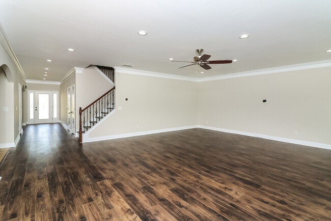 Photo - 6013 Locklear Way