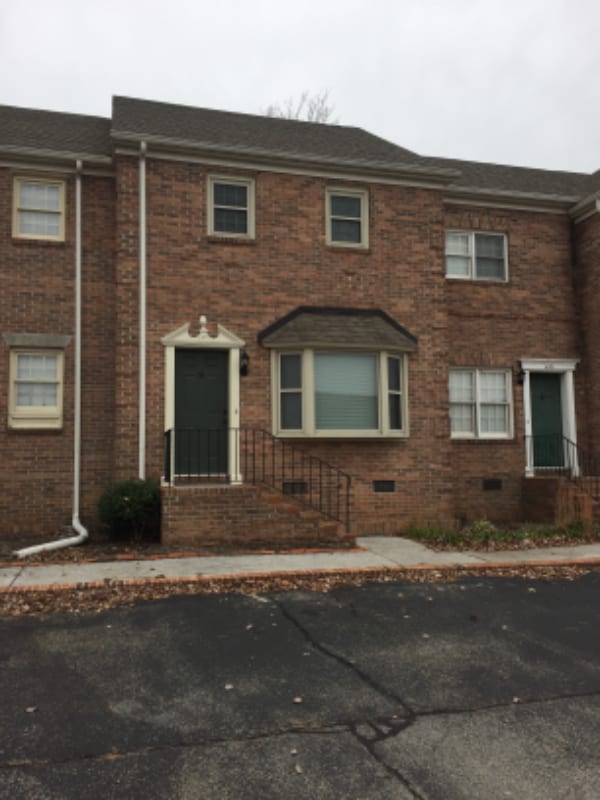 Photo - 487 Bramblewood Ln