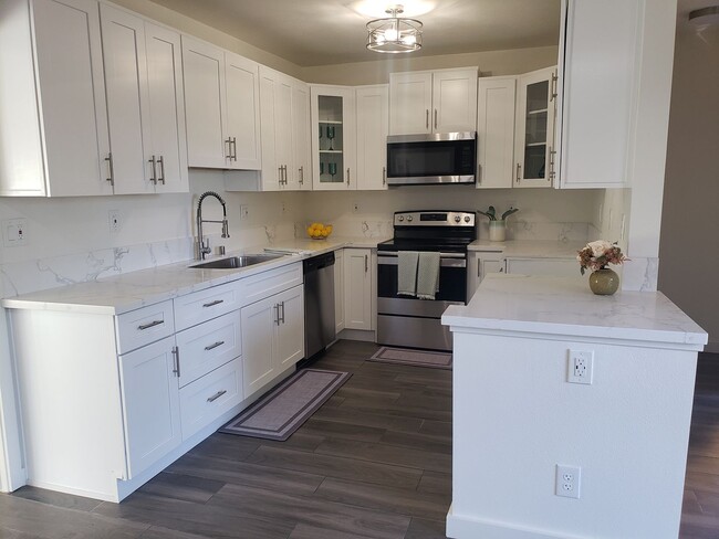 Photo - Beautiful 1 Bedroom Apartment in Orange Unit D-04