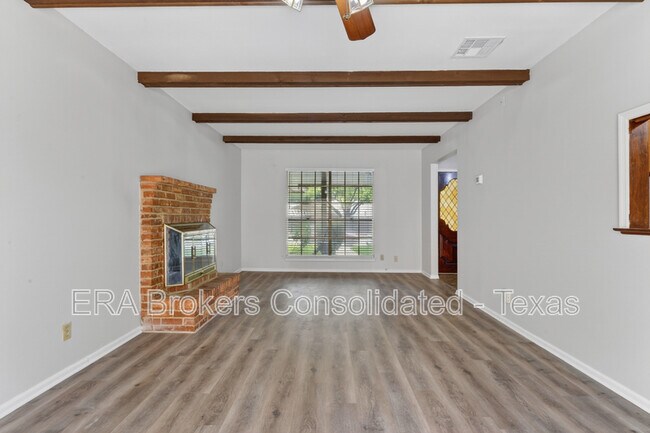 Photo - 14301 Brook Hollow Blvd