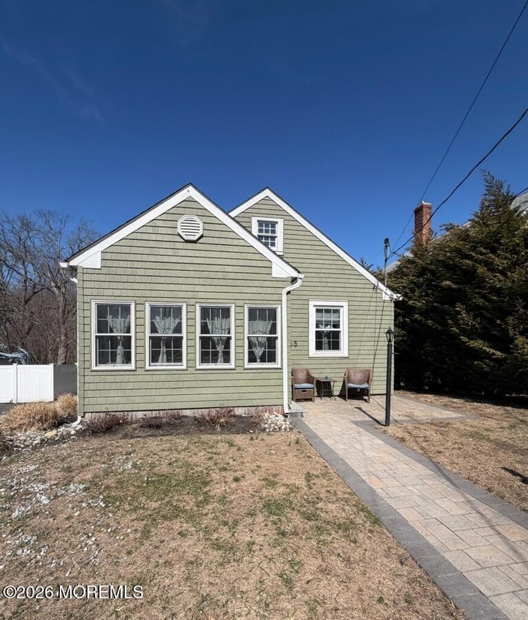 Photo - 365 Lake Ave