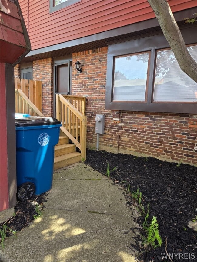 Photo - 1283 Peppertree Dr