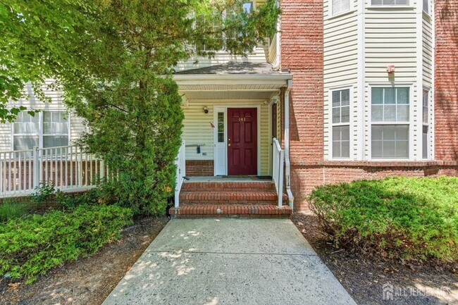 Building Photo - 141 Forest Dr