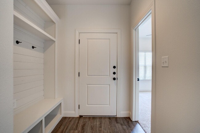 Photo - 2508 112th St