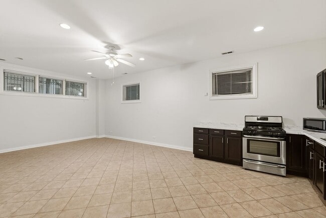 Photo - 938 N Washtenaw Ave