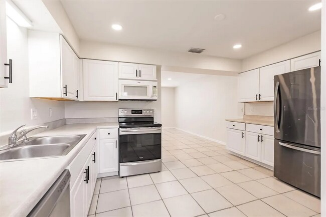 Photo - 1665 Florence Ave Unidad B