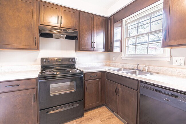 Photo - 718 Ranch Hill Dr