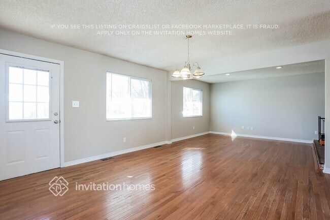 Photo - 920 S Waco Way