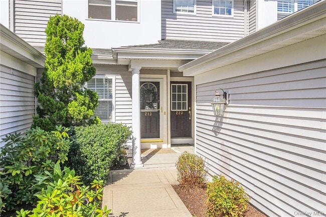 Photo - 213 Waterside Close