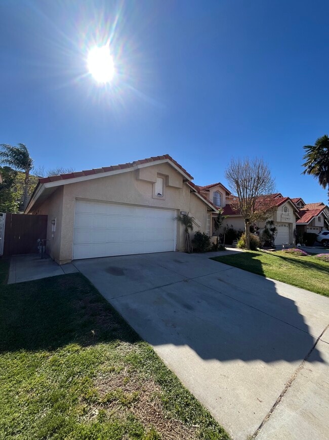 Frente de la casa - 15349 Tobarra Rd