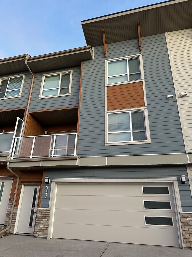 Building Photo - Stylish 3-Bedroom Townhouse in Harvest Hills – Perfect for Family Living (IP009)