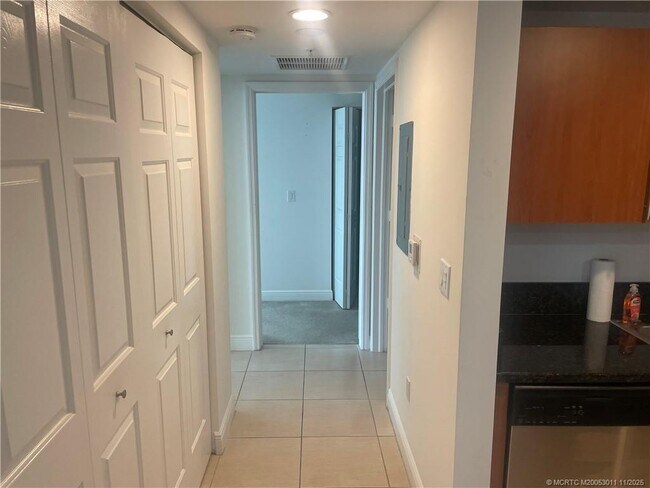 Photo - 610 Clematis St Unidad 638