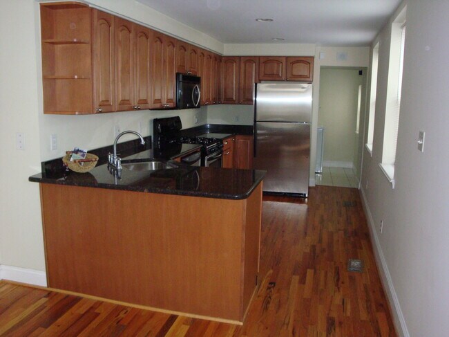 Photo - 2521 Foster Ave