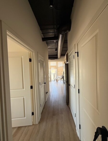 Photo - 2725 N Thatcher Ave Unit 503