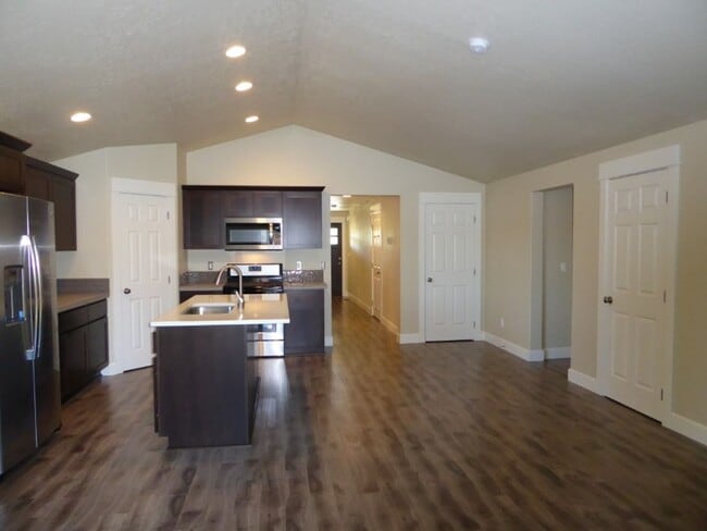 Photo - 61174 SE Geary Dr