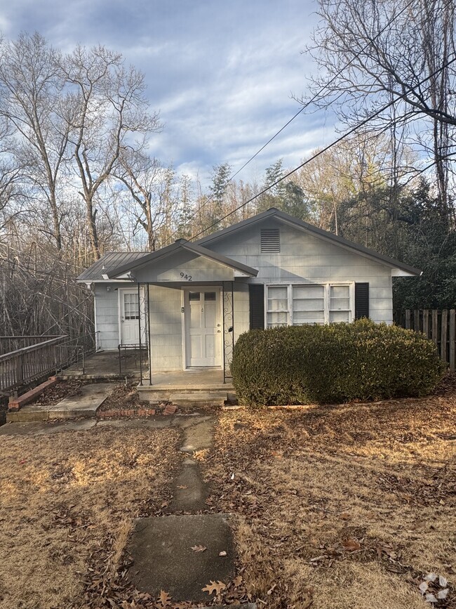 Building Photo - 942 Hillcrest Ave Rental