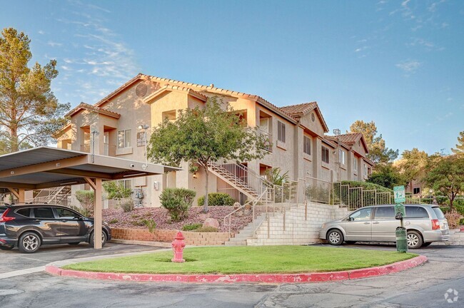 Building Photo - MOVE IN READY GATED CONDO WITH MOUNTAIN VIEWS