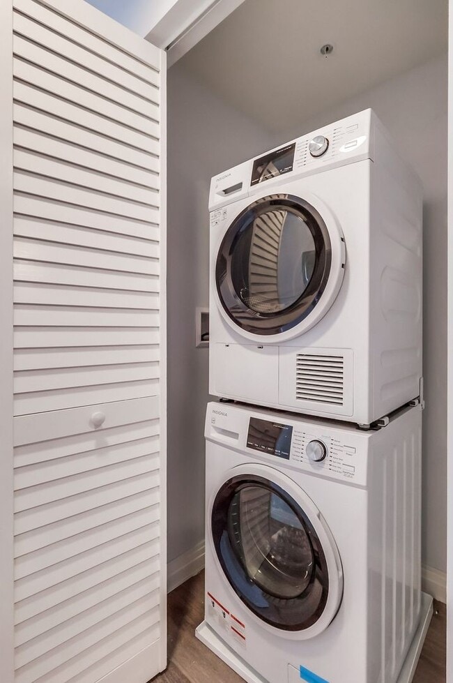 Photo - 1bd/1ba Loft in Prime Koreatown w/City Skyline Views and W/D Call Today! Unit 503