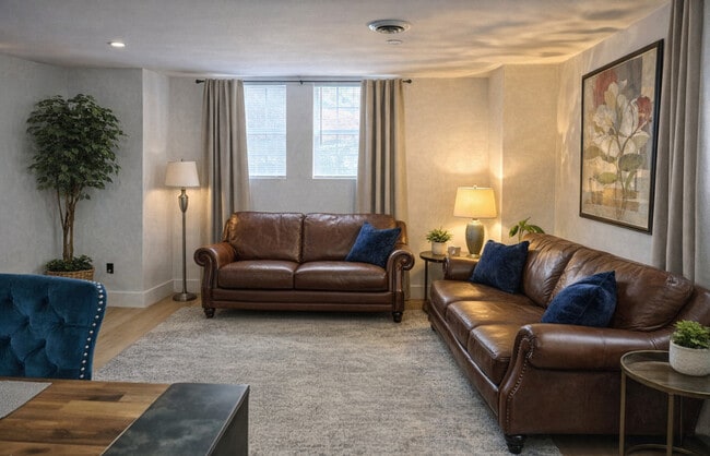 Building Photo - 11765 Glenfield Ave