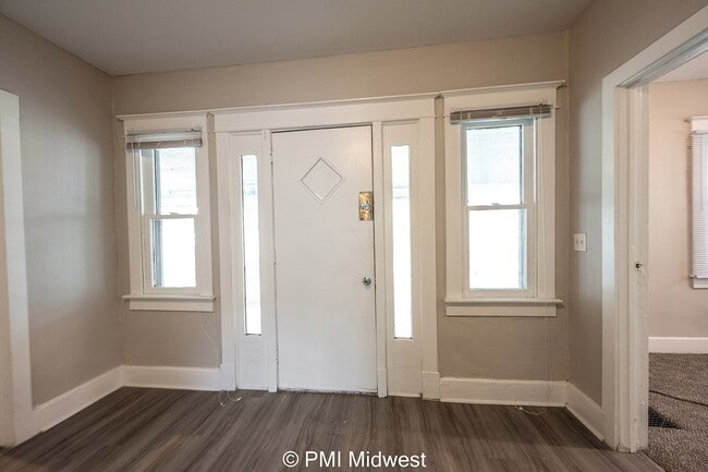 Photo - 130 N Gladstone Ave