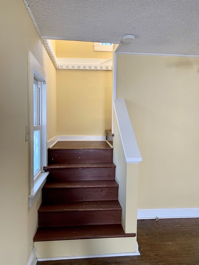 Photo - Charming 2 Bedroom with bonus room home in Historic Downtown Morehead City Walking District! Walk...