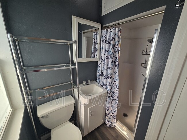 Photo - 2019 Falls Ave