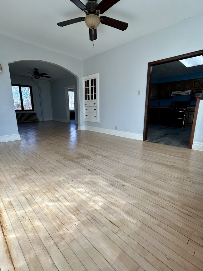 Photo - 115 W Wisconsin Ave E