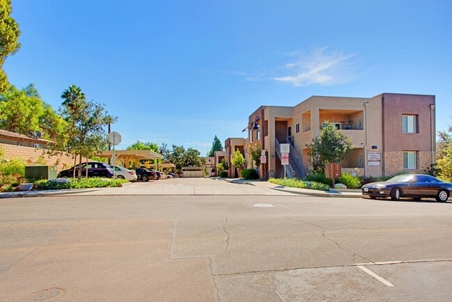 94- #4 N. Oakview Drive