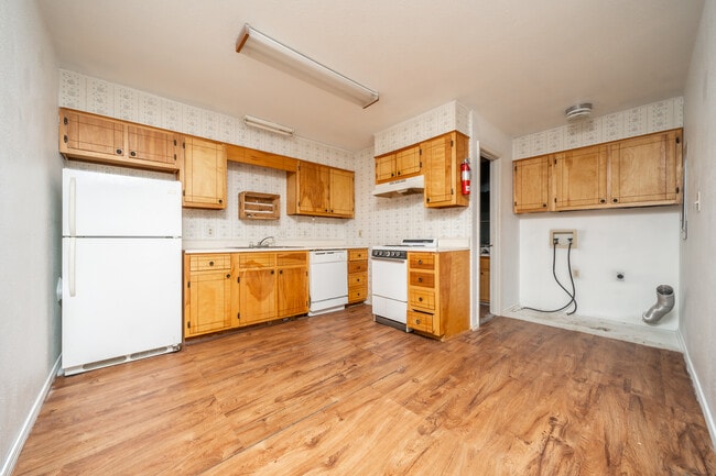 Photo - Earl’s Point Condominiums