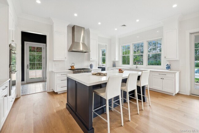 Photo - 165 Oneck Ln