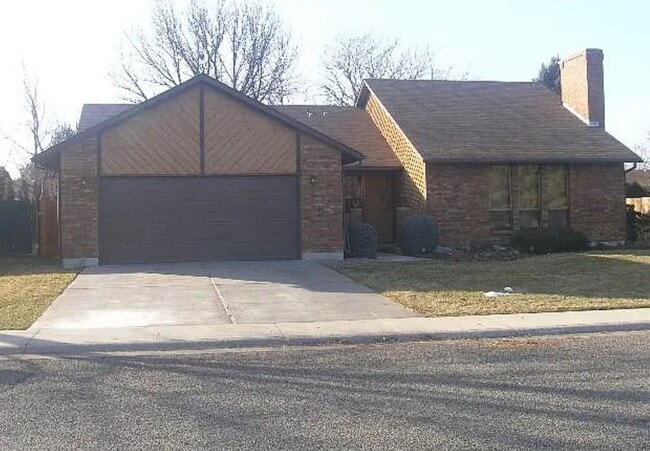 Building Photo - South East Boise Home