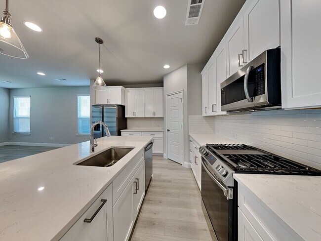 315 Athenia Dr