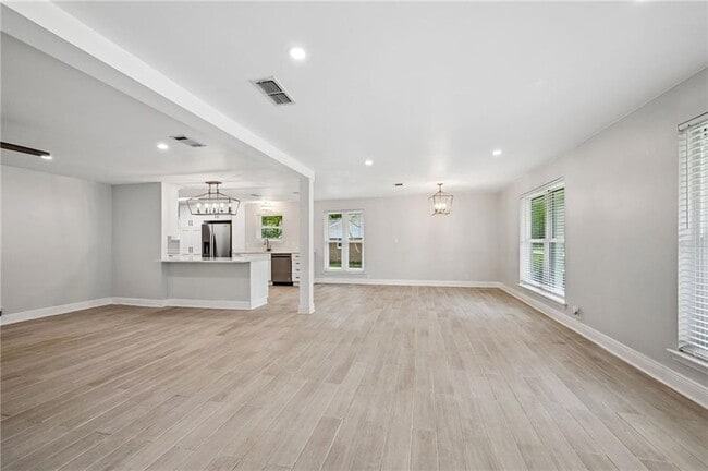 Photo - 208 Country Club Blvd