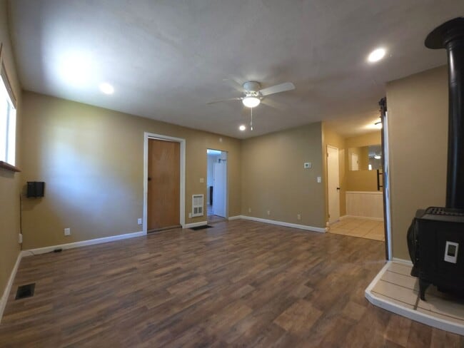 Photo - 2 Bed 1 Bath