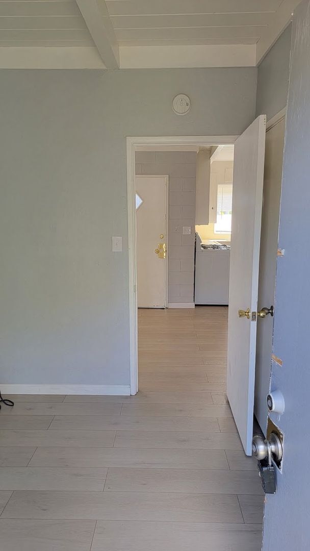 Photo - 1 Bedroom Duplex in Roseville Available Now