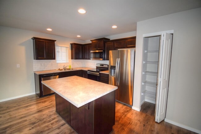 Photo - 6923 Sweetgum Ave NE
