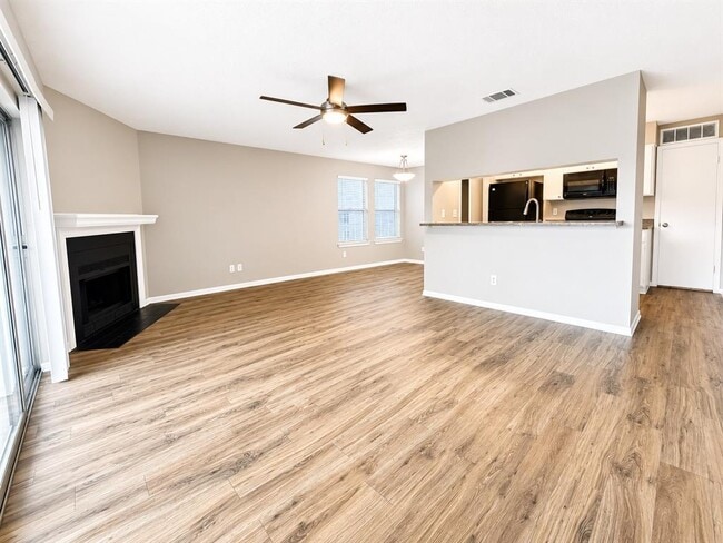 Building Photo - 10507 Mellow Ln Unit 10201