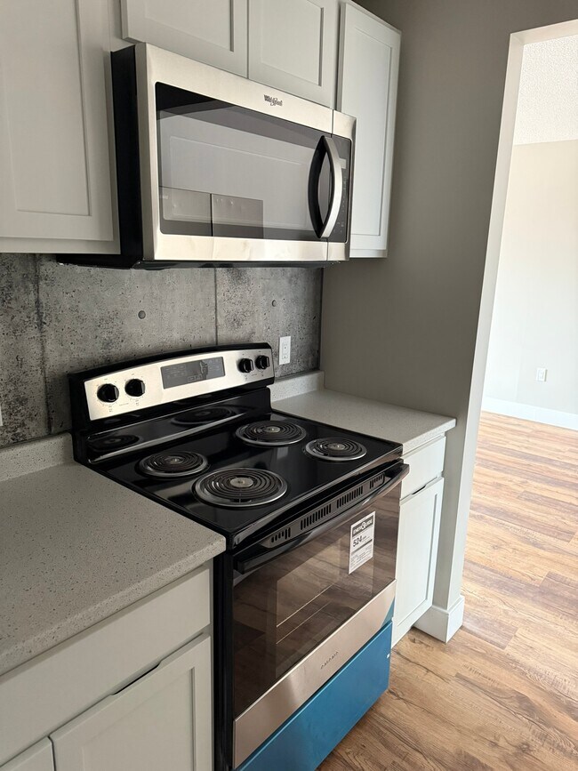 Photo - 1 Glenview Drive