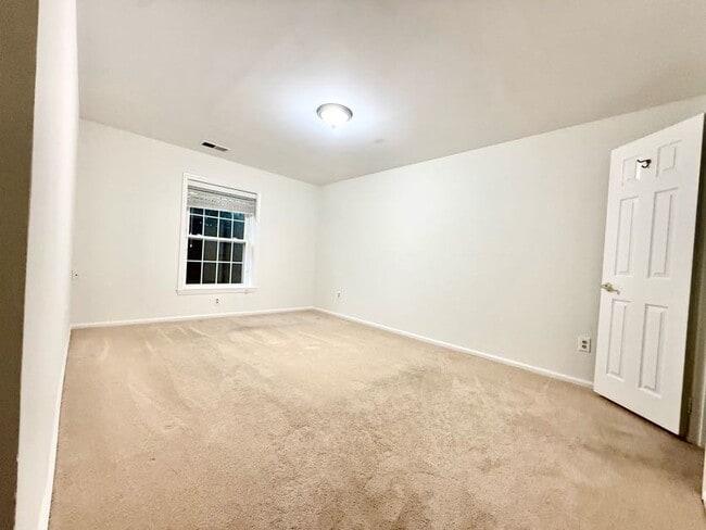 5715 Brewer House Cir Unidad T2